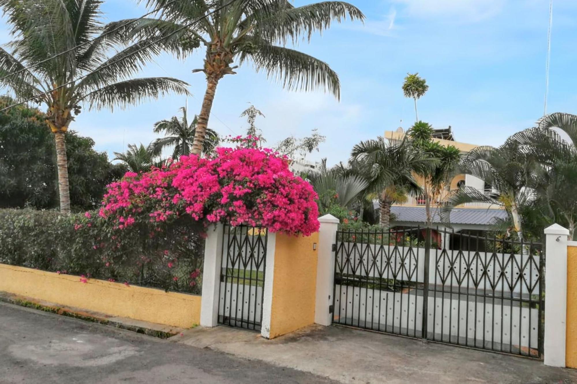 Charming Studio In Flic En Flac With Enclosed Garden 25M² מראה חיצוני תמונה