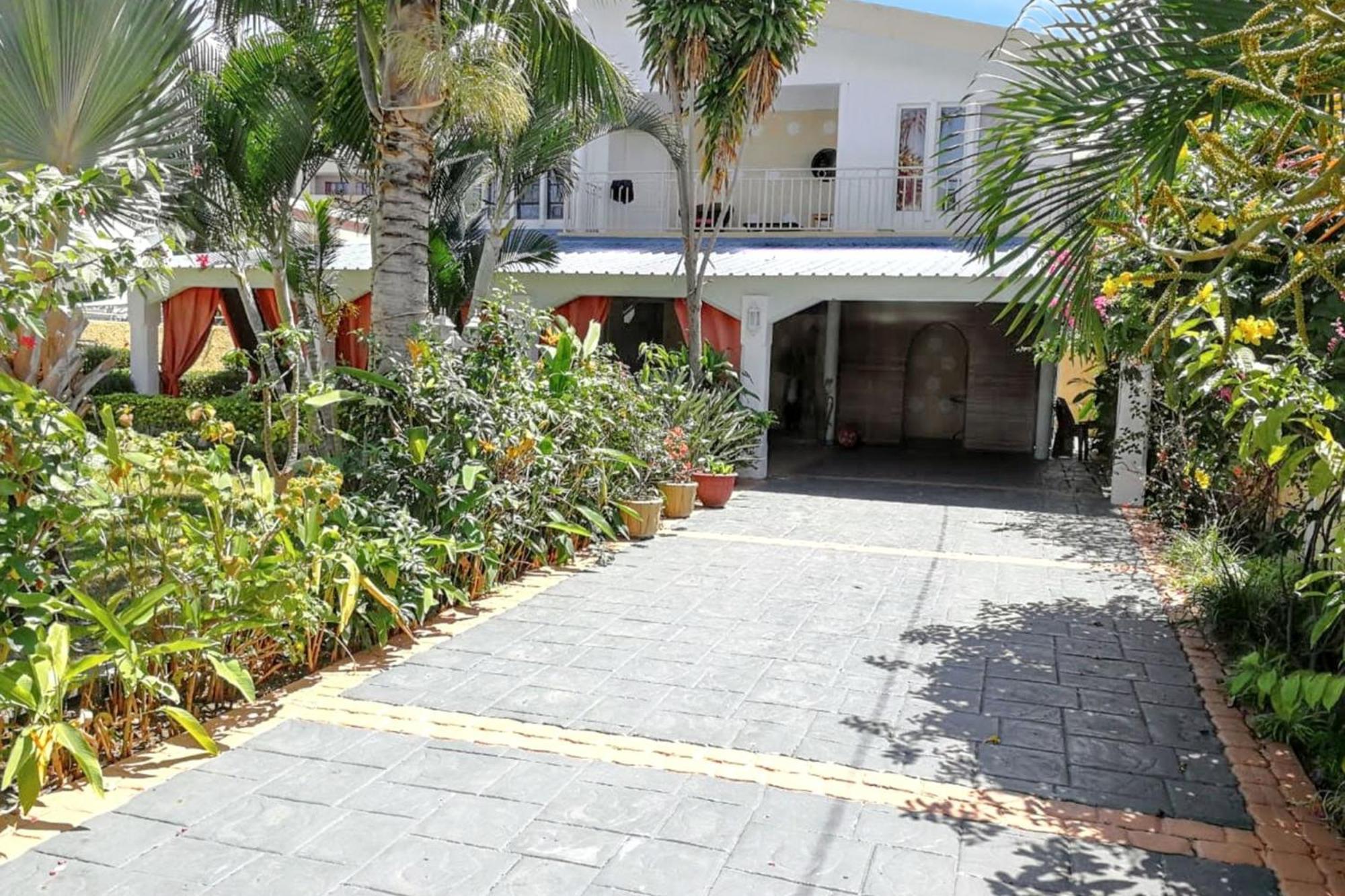 Charming Studio In Flic En Flac With Enclosed Garden 25M² מראה חיצוני תמונה